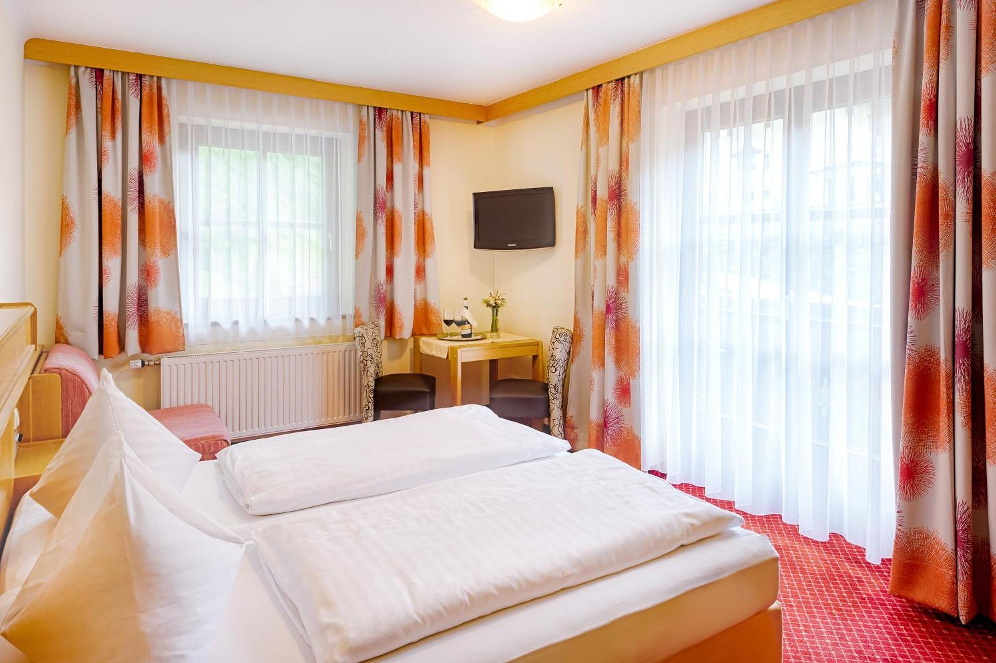 Landhotel Almroesl Im Grossarltal Hüttschlag エクステリア 写真