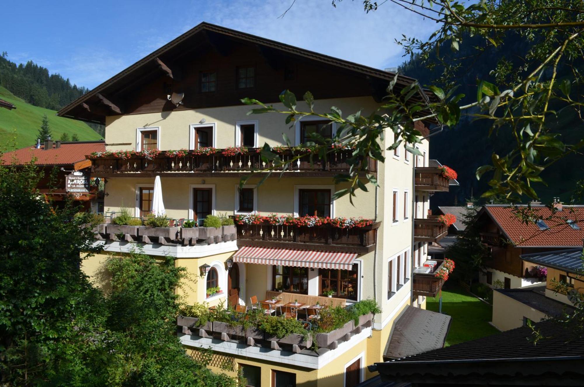 Landhotel Almroesl Im Grossarltal Hüttschlag エクステリア 写真